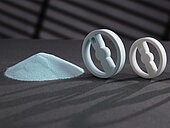 Keramik-Pulver auf dem Weg zum finalen Hochleistungs-Produkt