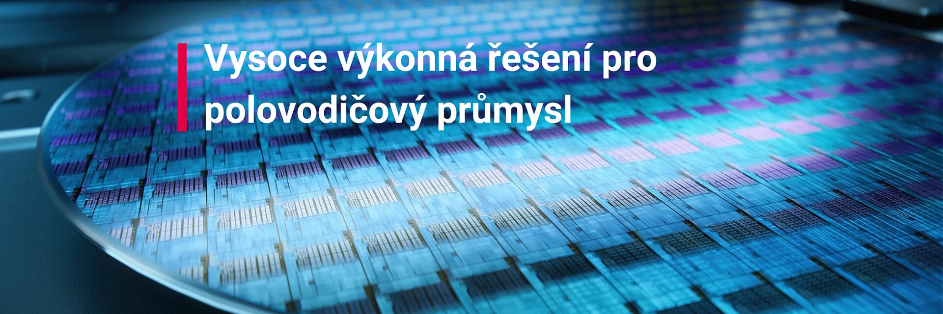 sklíčidlo polovodičových destiček na modrém pozadí