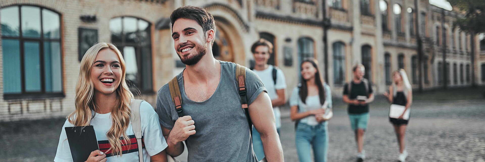 Studenten auf Campus