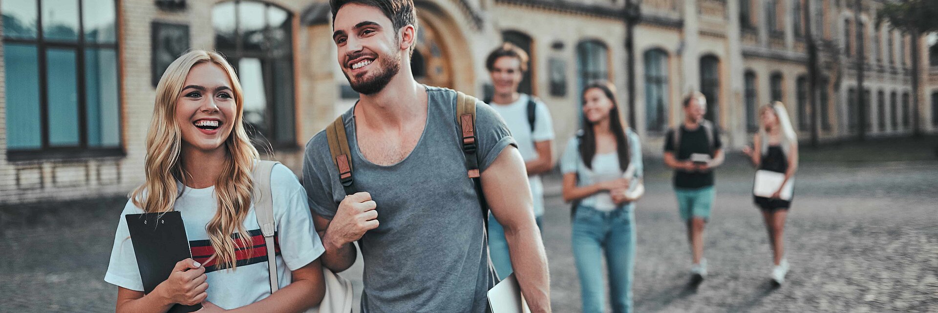 Studenten auf Campus