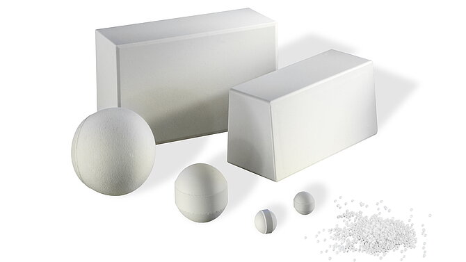 Billes, boules et revêtements de broyage en stéatite et alumine