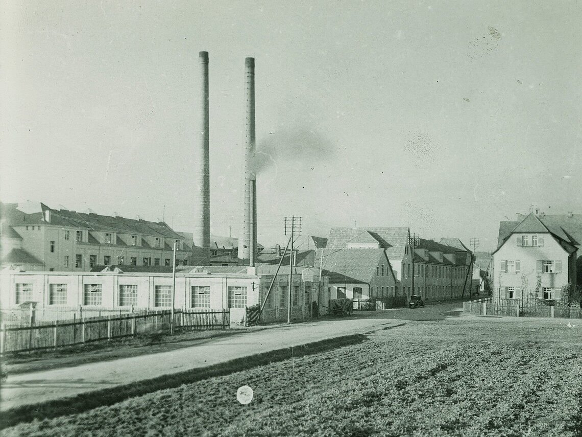 Old picture of a factory