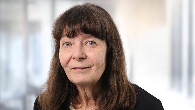 Gabriele Wagner von der Elektronikabteilung von CeramTec