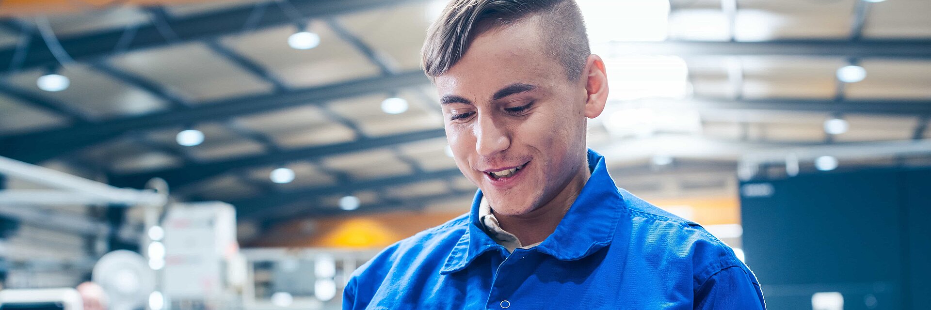 Industriemechaniker mit Rohling